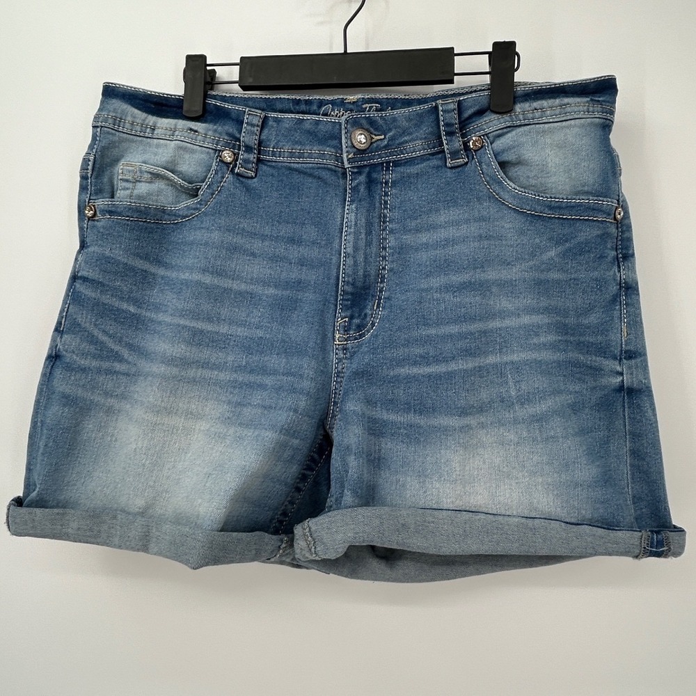 Copper Flash Curvy Denim Shorts Blue Medium Wash Embroidered Rhinestone Size 16